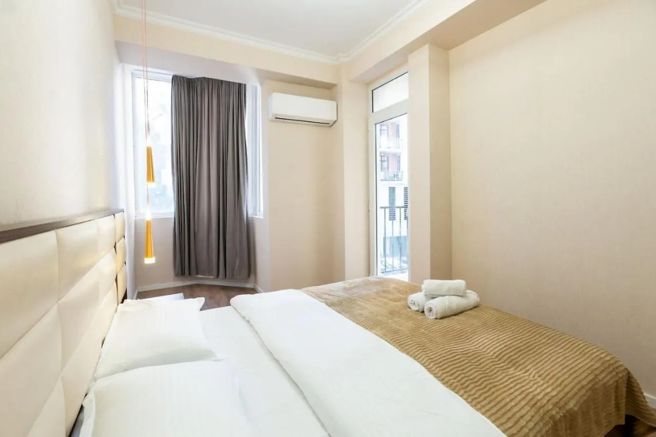 The Vake Nest - Modern 2-Bedroom Apartment 트빌리시